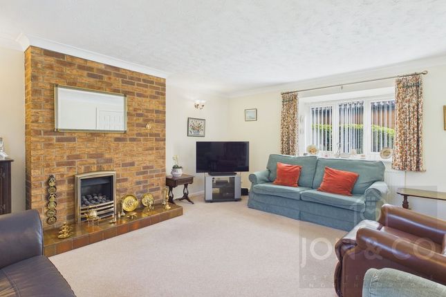 23, Strawberry Hill, Northampton photo 3