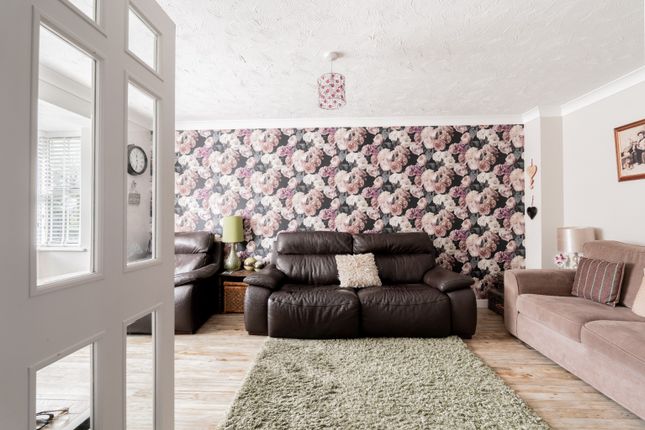 55, Darenth Park Avenue, Dartford photo 2