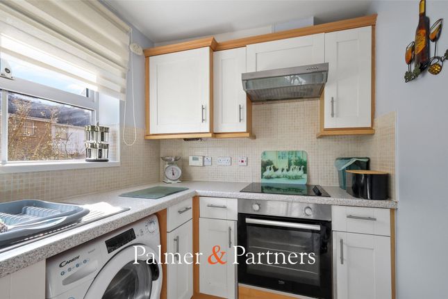 17, Wallace Road, Mile End, Essex photo 3