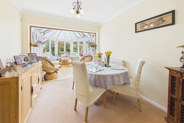 48, Wolsey Drive, Walton-On-Thames photo 4