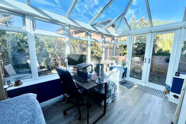 14 Clapham Place, Bradwell Common photo 5