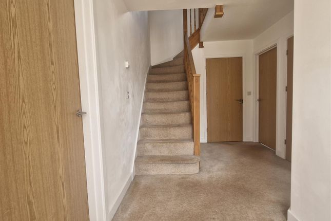20, Royal Wilding Place, Holmer photo 2