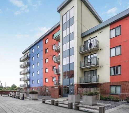 Flat 11, Brook Court, Spring Place, Barking photo 2