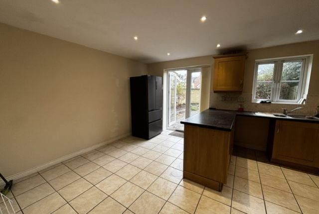 130, Bluebell Way, Carterton photo 4