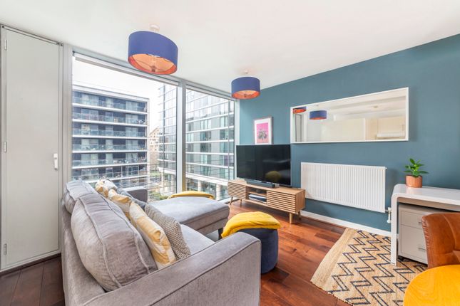 Thumbnail Flat for sale in Whitby House, 26 Marsh Wall