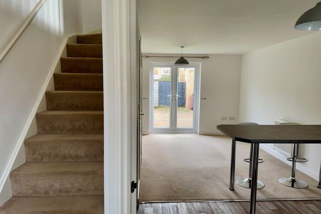 2 Lupton Close, Lowestoft photo 3