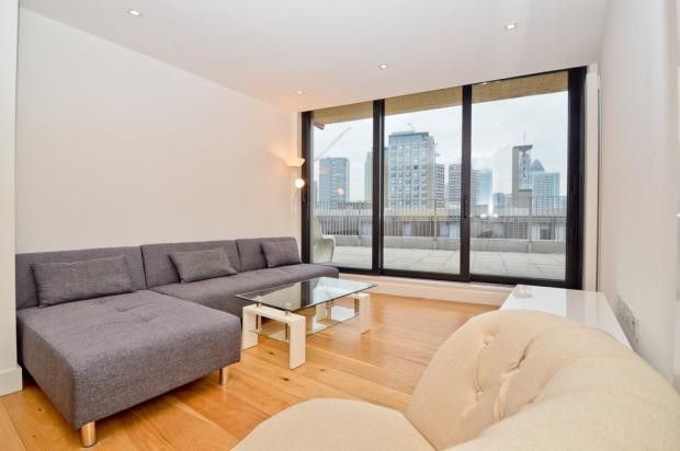 Thumbnail Flat to rent in Plumbers Row, Spitalfields