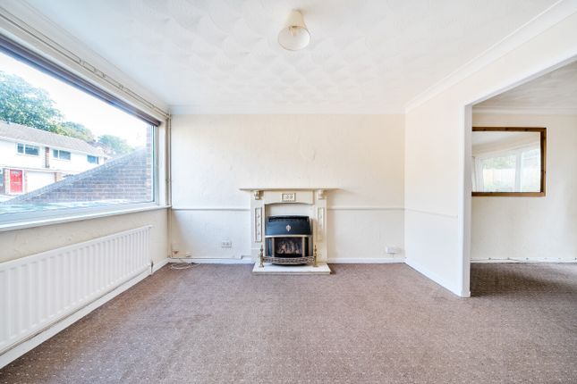 25, Langbar Close, Southampton photo 4