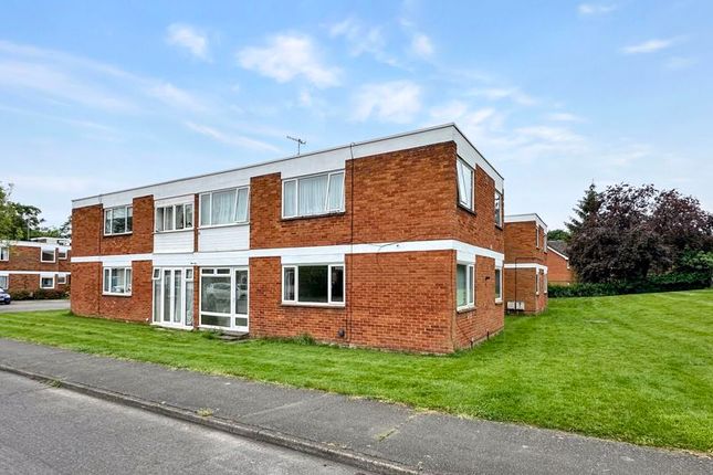 Thumbnail Flat for sale in The Willows, Willows Road, Bourne End