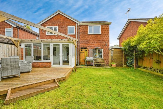 48, Stanley Crescent, Uttoxeter photo 2