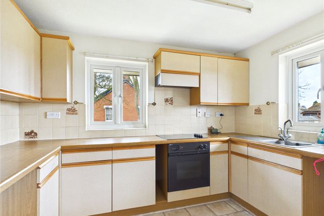 12, Swan Court, Manningtree photo 4