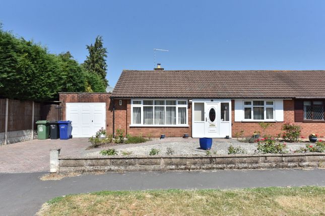 2-bed house on 33, Beachcroft Road, Kingswinford, £300,000