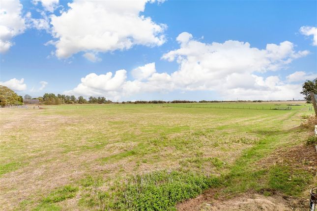 Meadow View, Lydd photo 4