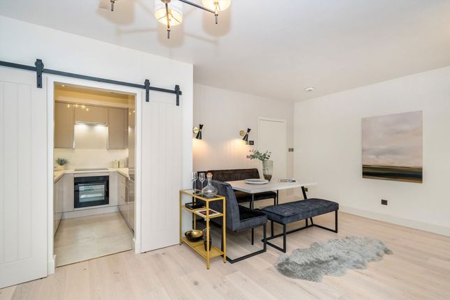 Flat 7, Manor House Court, 11, Warrington Gardens, Maida Vale photo 4
