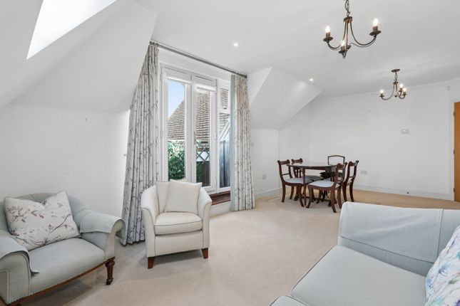 Flat 8, 32, Between Streets, Surrey photo 3