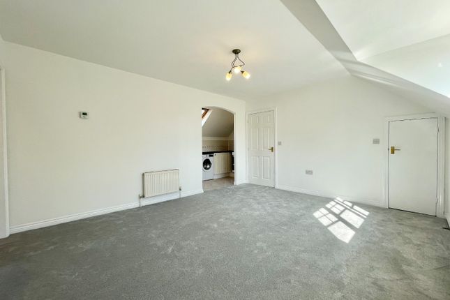 Flat for sale in Peked Mede, Hook, Hampshire