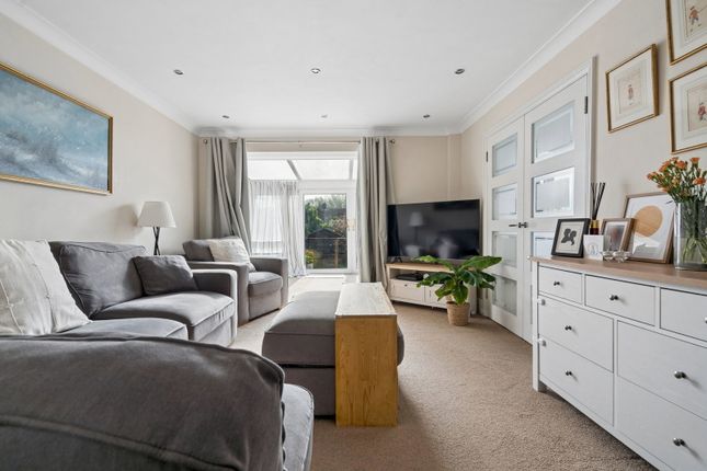 54, Ladywalk, Rickmansworth photo 2
