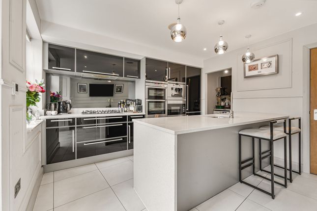 12 Edge View Crescent Merrymans Lane, Alderley Edge photo 3