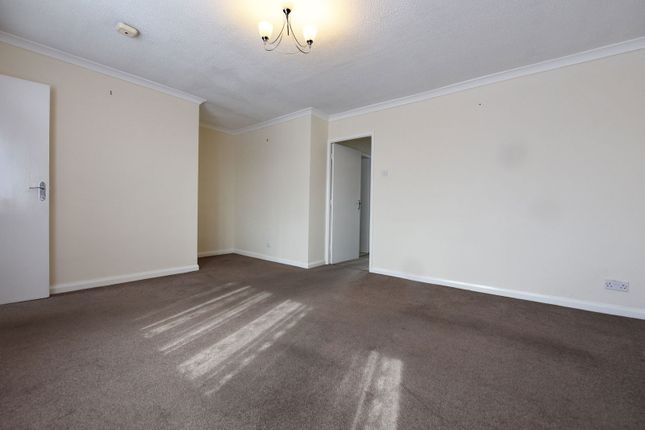 15, Grant Close, Kingswinford photo 3