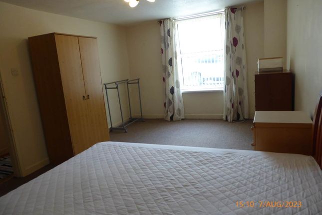 Carmarthen photo 3