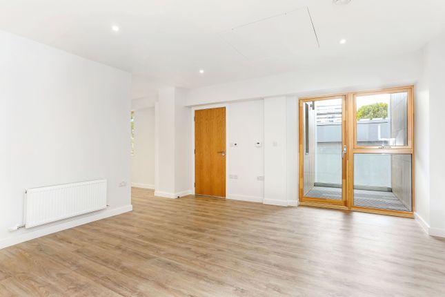 Studio to rent in Beresford Street, London