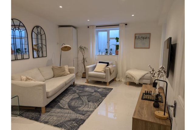 Flat for sale in 169A Eardley Road, Streatham