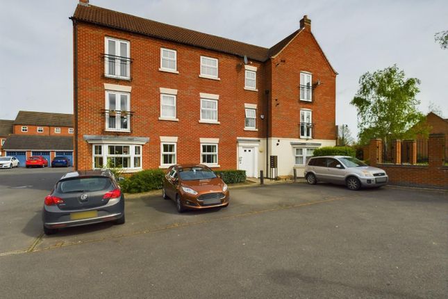 Thumbnail Flat to rent in Moorhen Close, Witham St. Hughs, Lincoln