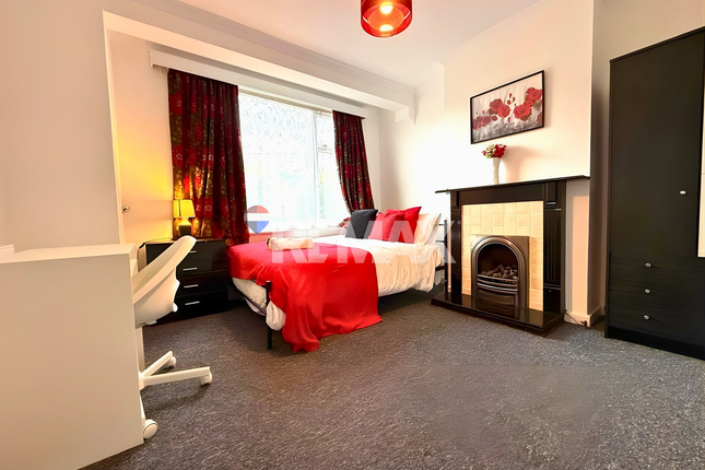 ADIL , Warland Road, Plumstead photo 4