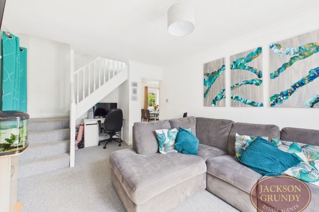 15, Pembroke Way, Daventry photo 3