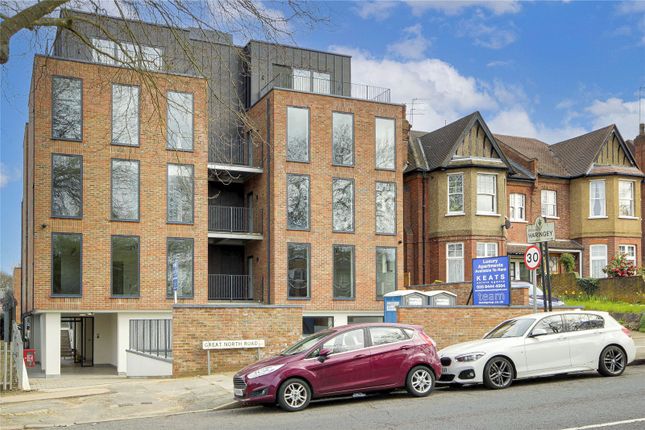 Flat to rent in 76 -78 Great North Road, London, East Finchley