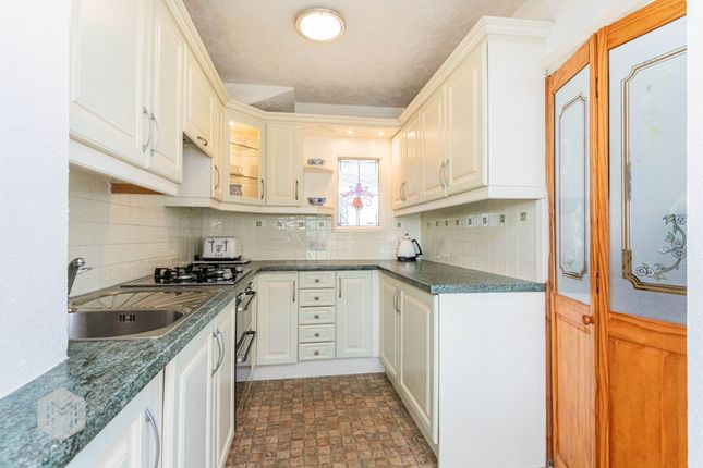23 Brook Drive, Manchester photo 3