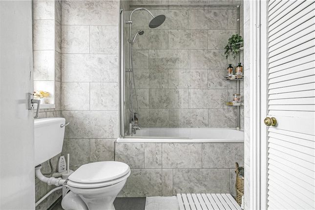 Flat 28, Brockham House,, Brockham Drive, London photo 4