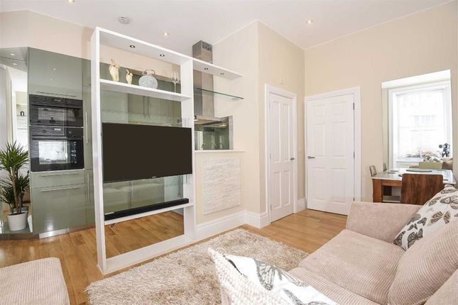 Thumbnail Flat to rent in Wells Street, London