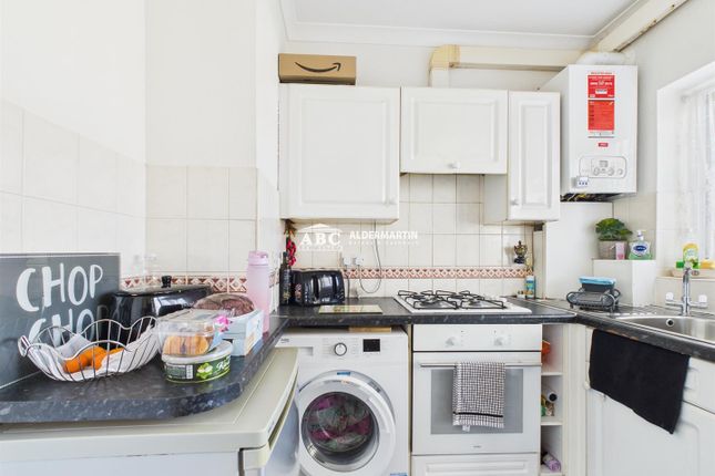 10, Orchard Court, Edgware photo 4