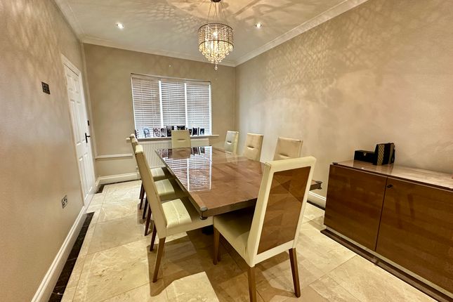 59 Woodford Avenue, Ilford photo 4