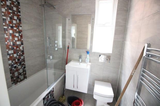 Flat 2, 8a, High Street, Camberley photo 4