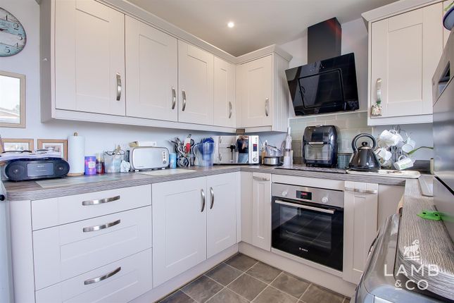 2, Bennett Close, Walton On The Naze photo 4