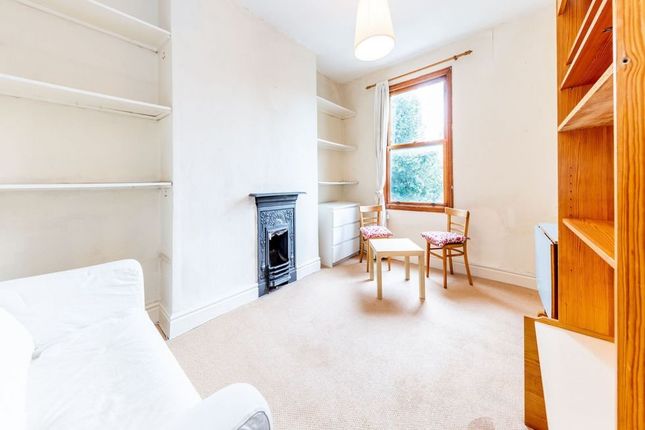 Flat to rent in Englefield Road, London