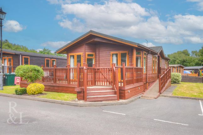 3-bed caravan on 37 Swainswood Luxury Lodges, Park Road, Swadlincote, £160,000