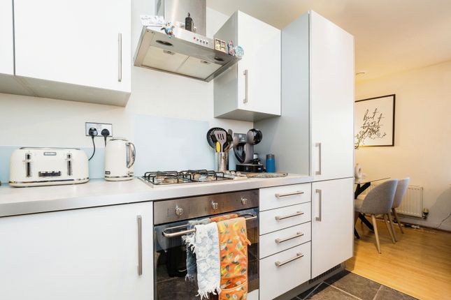 Flat for sale in Queen Mary Avenue, London