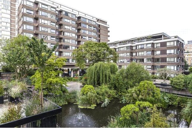 Flat for sale in The Water Gardens, Hyde Park Estate, Paddington, London
