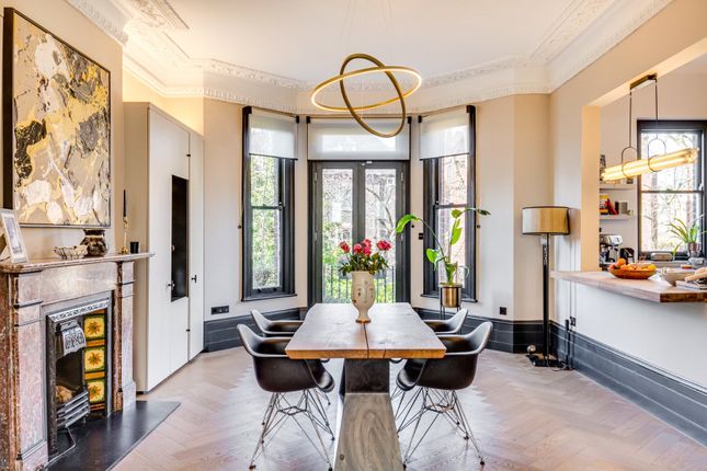 Flat for sale in Netherhall Gardens, Hampstead, London