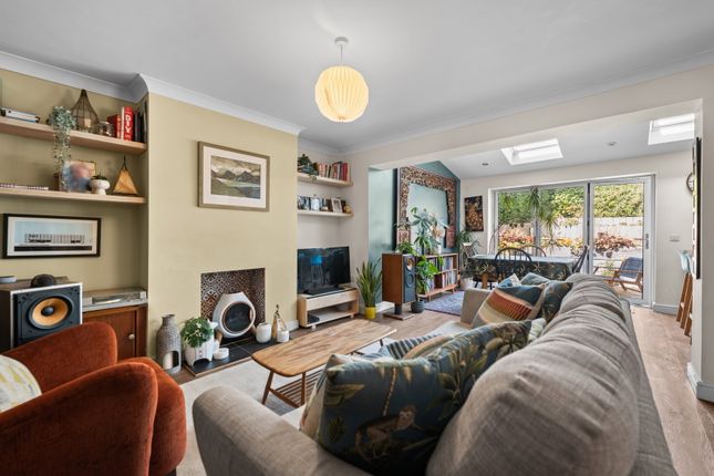 13, St. Albans Drive, Sheffield photo 4