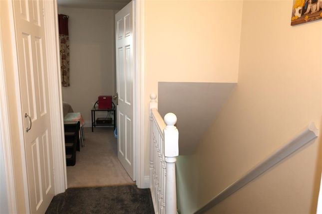 76, Tudor Gardens, Haverfordwest photo 4