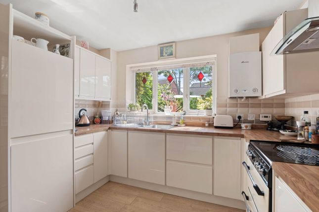 20, Dunkirk Drive, Worcester photo 2