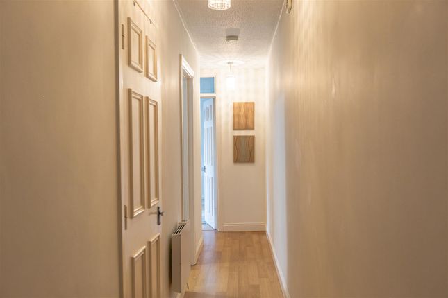 57, Long Oaks Court, Swansea photo 3