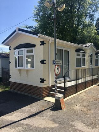 Thumbnail Mobile/park home for sale in Ashurst Drive, Tadworth