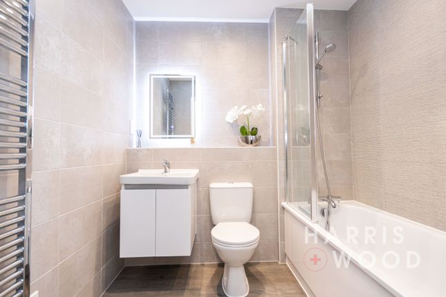 30, Doughton Road, Colchester photo 4