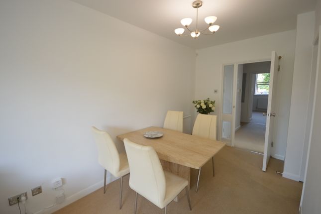 16 Riverholme, Hampton Court Road, East Molesey photo 5