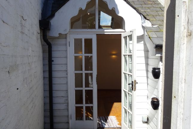 Cottage to rent in Lancaster Street, Lewes, East Sussex